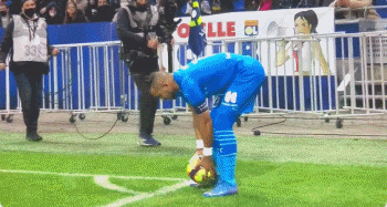 朱育贤中轴打线关键角色