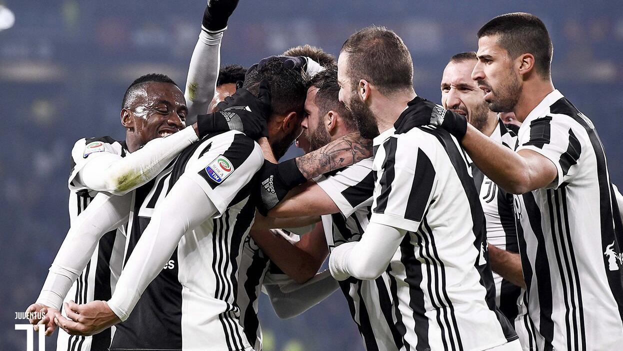 欧冠半场：克瑙夫打破僵局，法兰克福1-0巴塞罗那