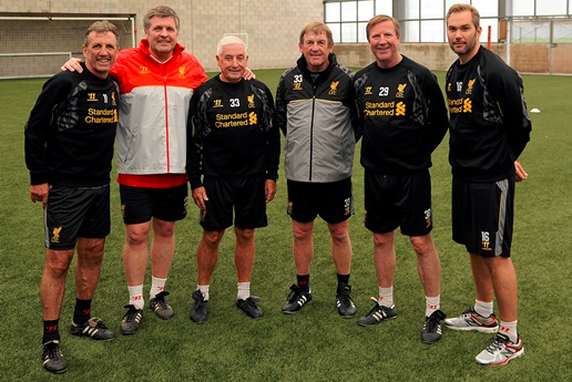 里夫斯状态不佳，半场得到8分，投篮命中率仅为20%