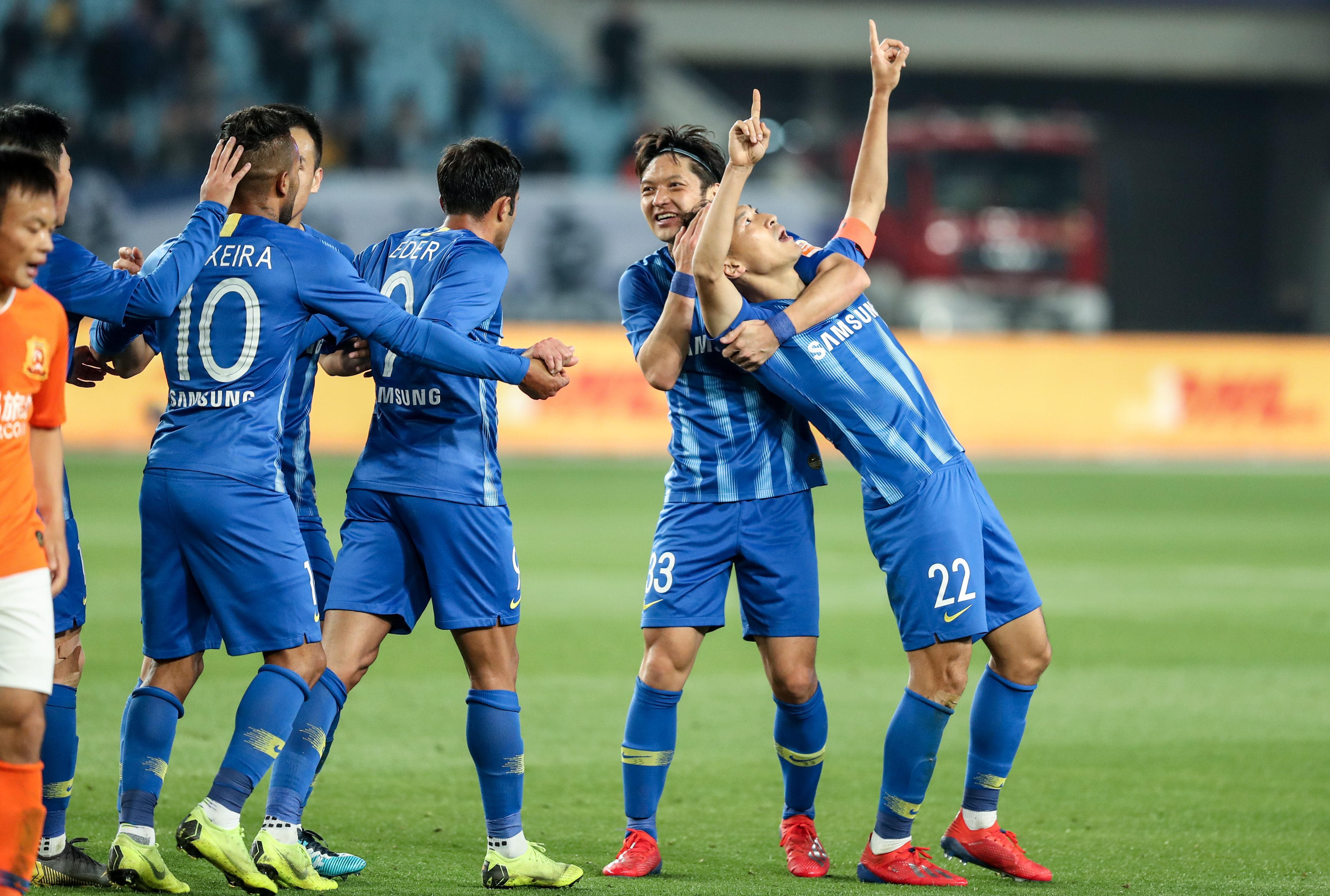 斯玛特：我们的防守跟狗屎一样，但每支球队都有这种阵痛期（斯玛特：我们的防守太烂，但每支球队都会经历阵痛期）