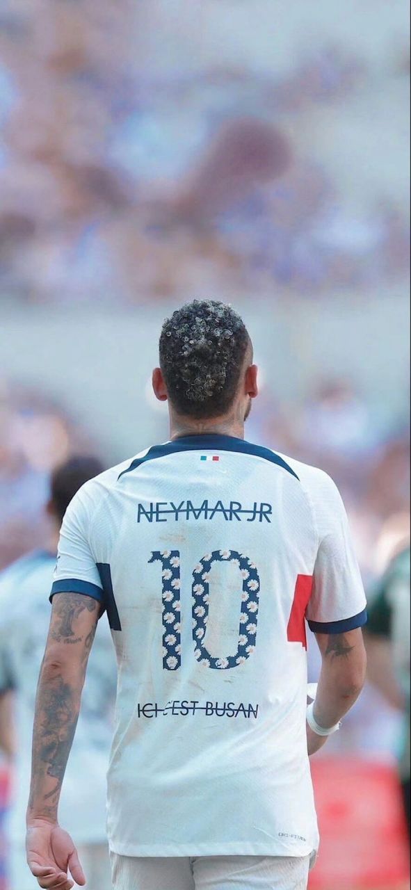 天空体育：利物浦对伊萨克的首份报价为1.1亿镑外加浮动